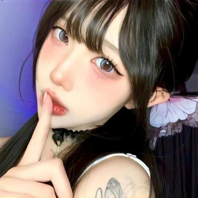 橘衫男子的画像
